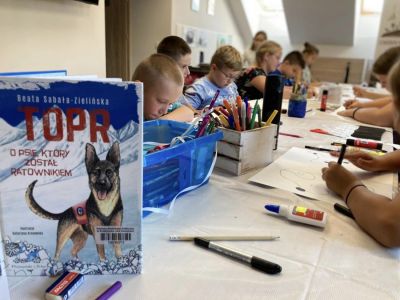 Wakacje z biblioteką