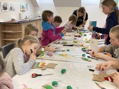Luty z Cukierkiem: warsztaty literacko plastyczne