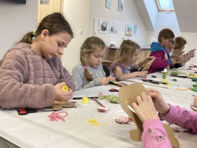 Luty z Cukierkiem: warsztaty literacko plastyczne